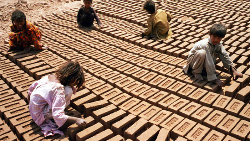  O trabalho infantil e a pobreza das crianças caminham a par