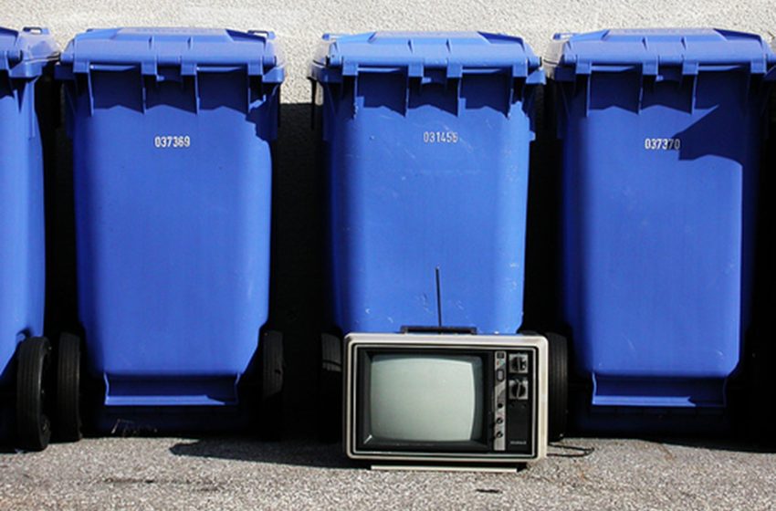  Televisões e aviões em queda