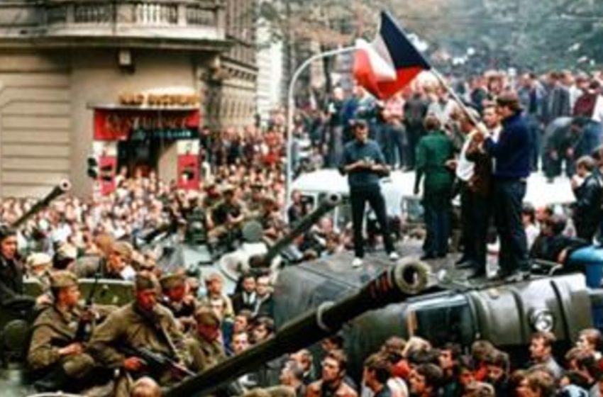  Kundera e o peso das primaveras: Praga, Ucrânia e o eterno retorno da História