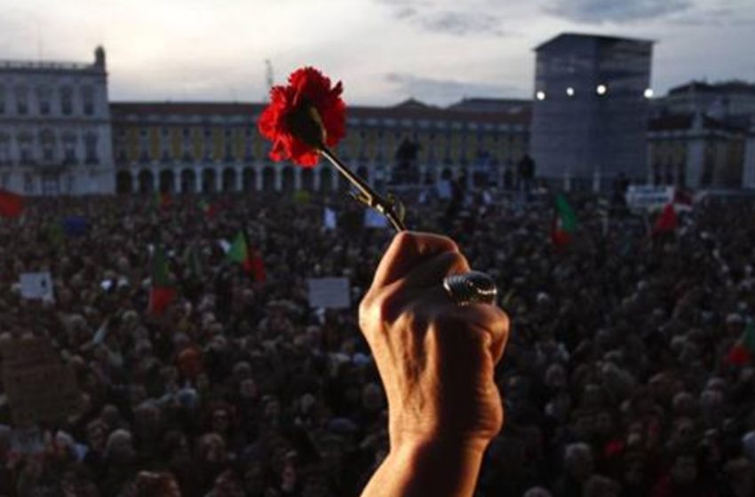  Balanço de um país que tem vergonha dos cravos