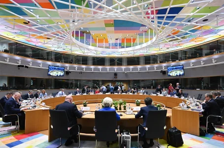 Líderes da UE encerraram a cimeira sem acordo em temas relevantes