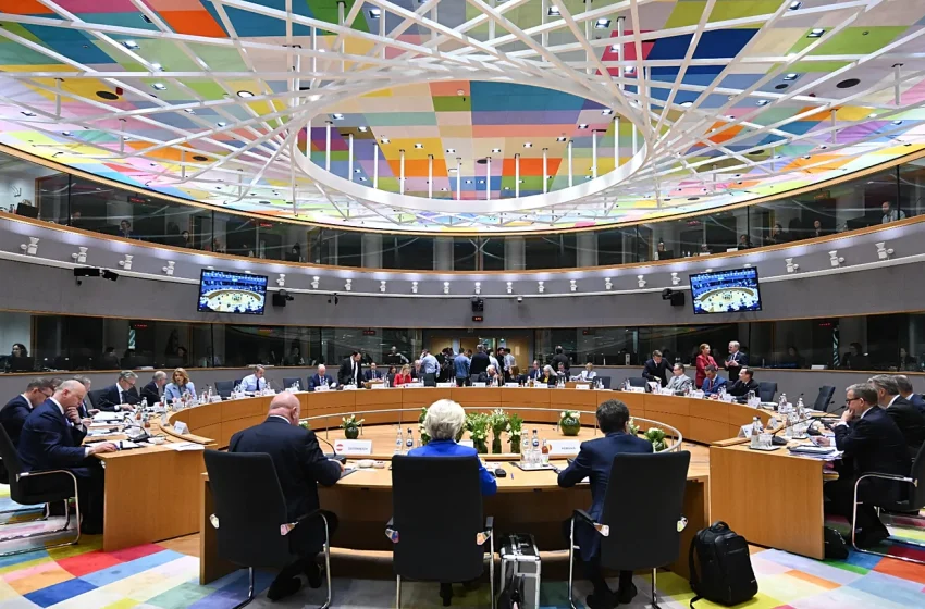 Líderes da UE encerraram a cimeira sem acordo em temas relevantes